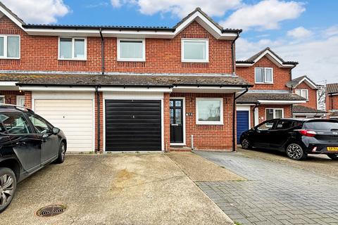 3 bedroom terraced house for sale - Campernell Close, Brightlingsea, Colchester, CO7