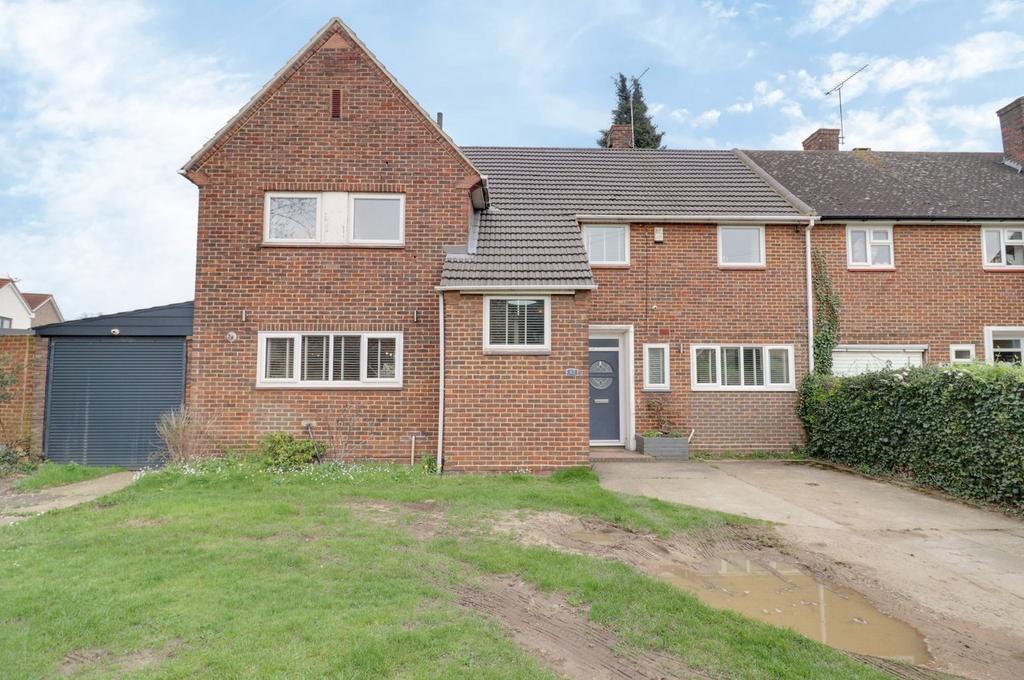 Humber Avenue, South Ockendon RM15 4 bed semidetached house for sale