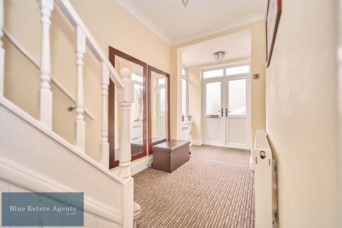 7 bedroom semi-detached house for sale, Martindale Road, Hounslow, TW4