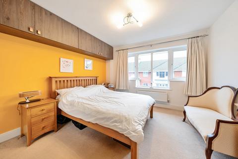 10 Whitchurch House, 1 Wren Lane, Ruislip, HA4 8FF