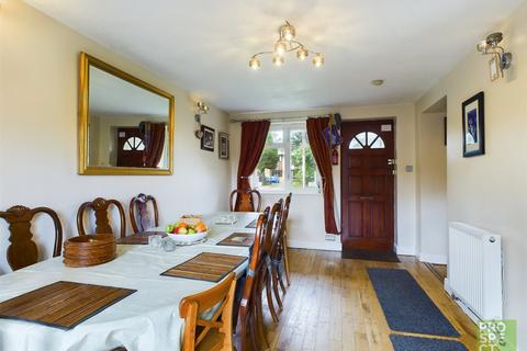 4 bedroom semi-detached house for sale - Albert Road, Farnborough, Hampshire, GU14