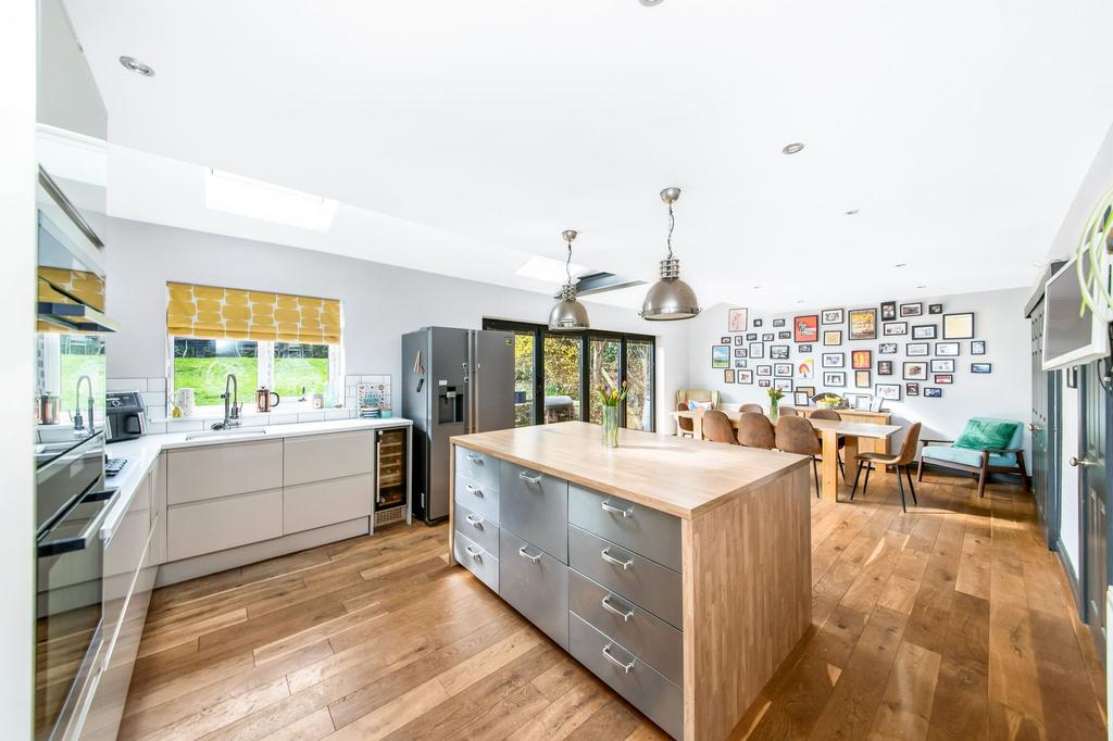 Open plan dining kitchen   kitchen area