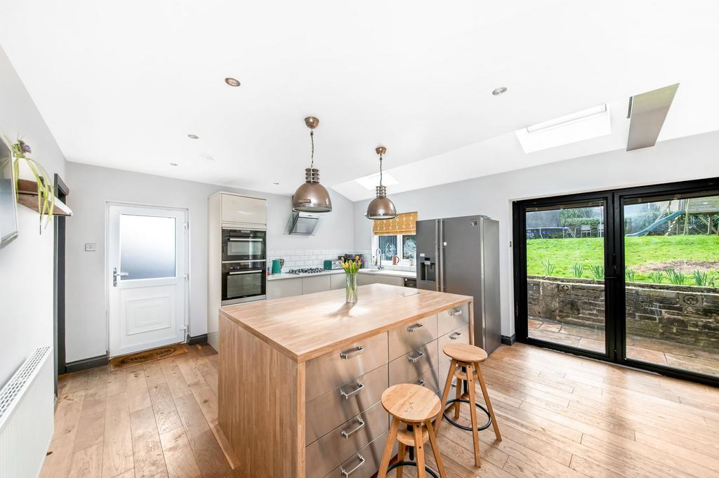 Open plan dining kitchen   kitchen area
