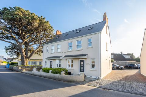 3 bedroom semi-detached house for sale, Les Gigands Road, St. Sampson, Guernsey