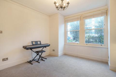 2 bedroom flat for sale - Martell Road, London, SE21