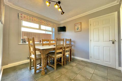 5 bedroom detached bungalow for sale, Wimblington Road, March