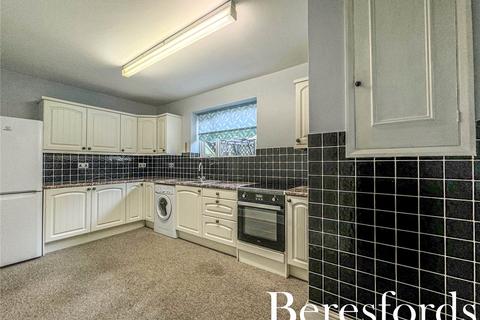 2 bedroom semi-detached house for sale - Chudleigh Road, Romford, RM3