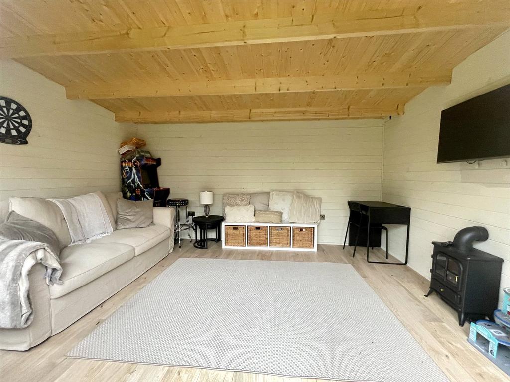 Summerhouse Interior
