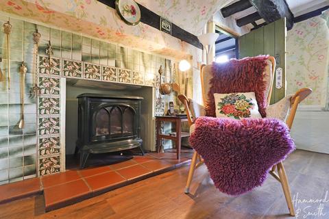 2 bedroom cottage for sale, London Road, Harlow CM17
