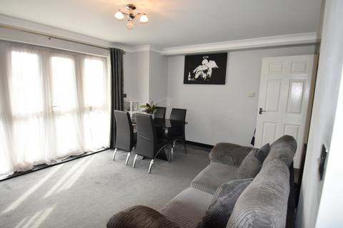 2 bedroom apartment for sale, Lincoln Court, Green Tiles Lane, Denham, Buckinghamshire, UB9