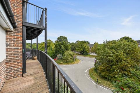 11 Lincoln Court, Denham, Uxbridge, UB9 5EU