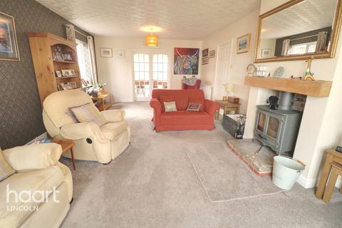 3 bedroom bungalow for sale, Main Street, Osgodby, Market Rasen