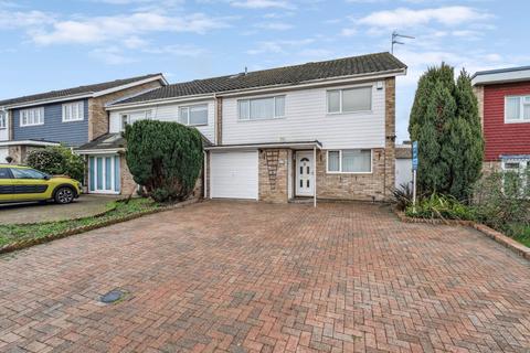 4 bedroom end of terrace house for sale - Upper Tail, Carpenders Park