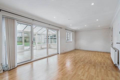 10 Upper Tail, Watford, WD19 5DF