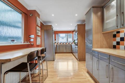10 Upper Tail, Watford, WD19 5DF