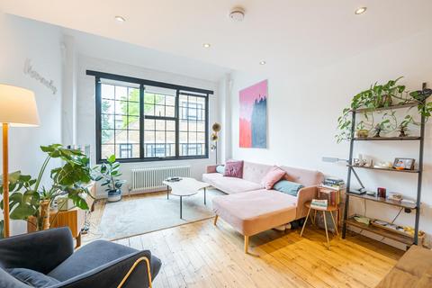 2 bedroom flat for sale, Venn Street, London SW4