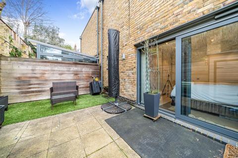 2 bedroom terraced house for sale, Porteus Place, Clapham