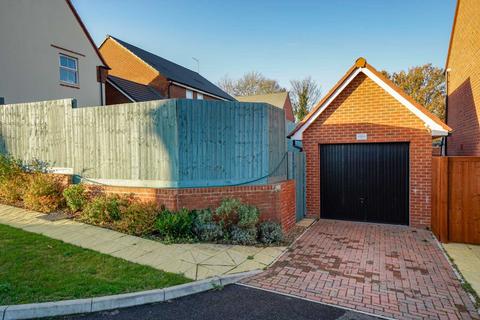 3 bedroom detached house to rent, Grayling Grove, Hemel Hempstead, Unfurnished, Available Now