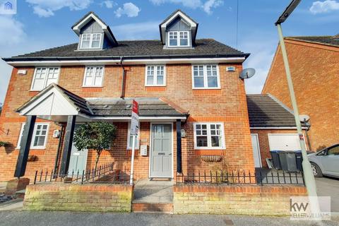 4 bedroom link detached house to rent, Bell Cottage, Queen Street, Chertsey, Surrey