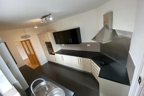 4 bedroom terraced house to rent - Eureka Place, Ebbw Vale, NP23