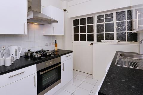 2 bedroom flat to rent, Fulham Road, Chelsea, London, SW3