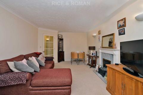 1 bedroom retirement property for sale, Manor Road North, Esher KT10