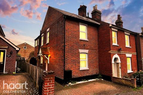 3 bedroom end of terrace house for sale, South Street, Colchester