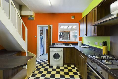 2 bedroom terraced house for sale, Nesfield Avenue, Perth Street West, Hull, HU5