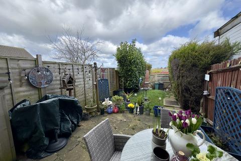 2 bedroom terraced house for sale - Maywood Avenue, Eastbourne, East Sussex, BN22