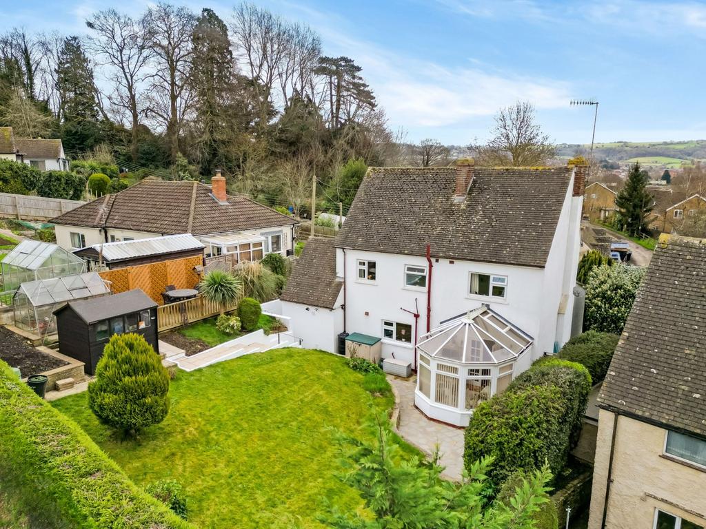 Farmhill Lane, Stroud, Gloucestershire, GL5 3 bed detached house for