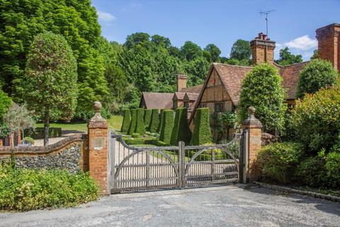 7 bedroom detached house for sale, Frieth Road, Marlow, Buckinghamshire, SL7