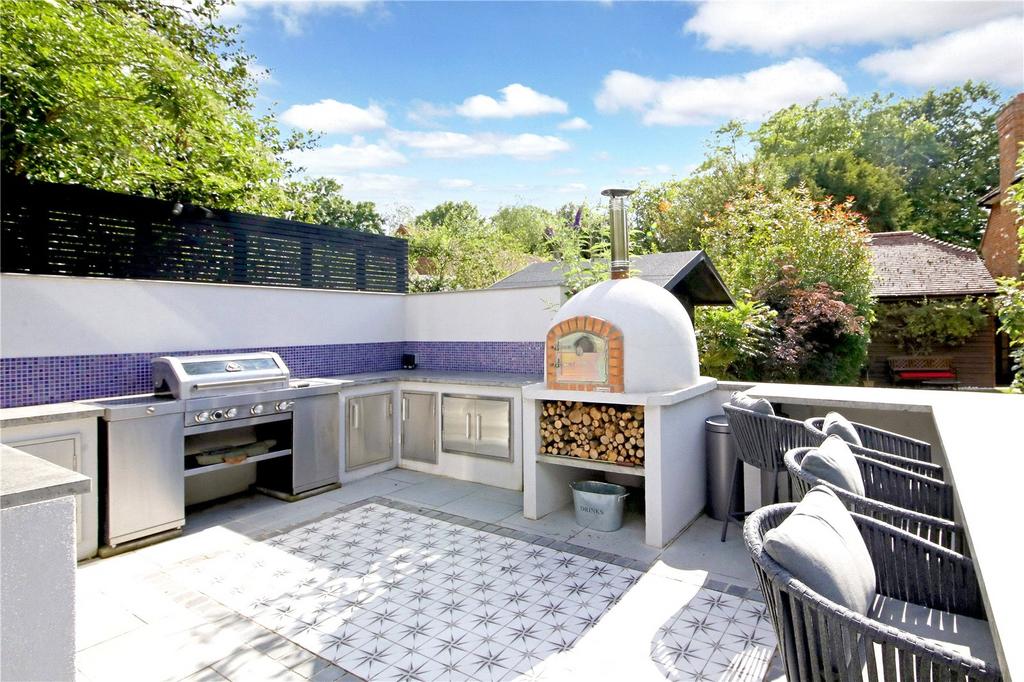 Outdoor kitchen