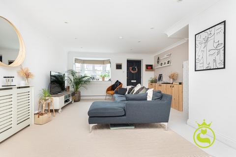 3 Chalice Close, Poole, BH14 0JS