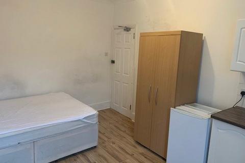Studio to rent - Princes Avenue, Muswell Hill N10