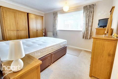 32 Holyrood Close, Ipswich, IP2 9DZ