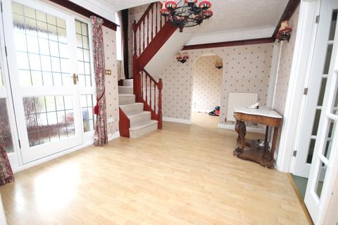 5 bedroom detached house for sale - Kingcup Close, Broadstone, Dorset, BH18