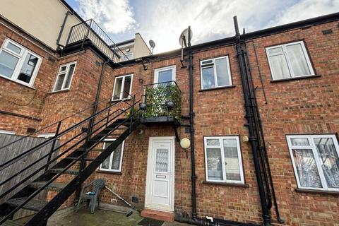 4 bedroom flat for sale, 104B Chase Side, Southgate, London, N14 5PH