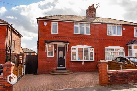 3 bedroom semi-detached house for sale - Beverley Road, Pendlebury, Swinton, Manchester, M27 4HZ