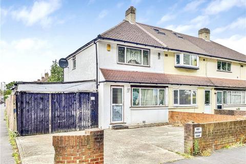 3 bedroom end of terrace house to rent, Swift Road, Feltham, TW13