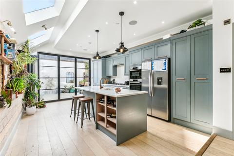 4 bedroom terraced house for sale, Tonsley Hill, London, SW18
