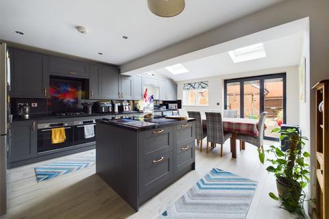 4 Greenways, Gloucester, GL4 3SD