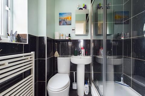 4 Greenways, Gloucester, GL4 3SD