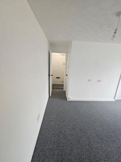 Studio to rent, Torpoint PL11