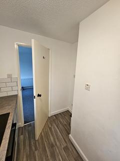 Studio to rent, Torpoint PL11