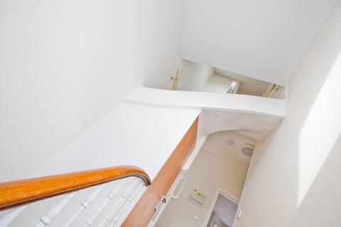 3 bedroom flat to rent, Springfield Road, Brighton BN1