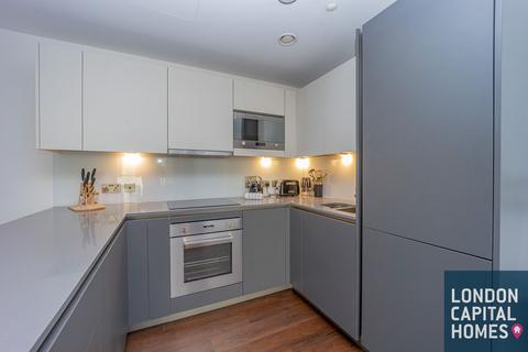 1 bedroom apartment to rent, Maine Tower 9 Harbour Way LONDON E14
