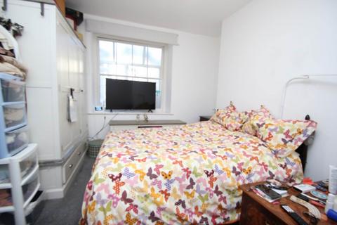 2 bedroom flat for sale, Clifton Terrace, Southend On Sea