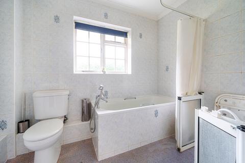 3 Broadway Road, Lightwater, GU18 5SL