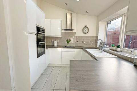 2 Arundel Road, Birmingham, B14 5TY