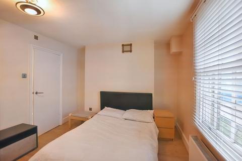 3 bedroom apartment for sale - Flat C, 229 New Cross Road, Lewisham, London, SE14 5UH